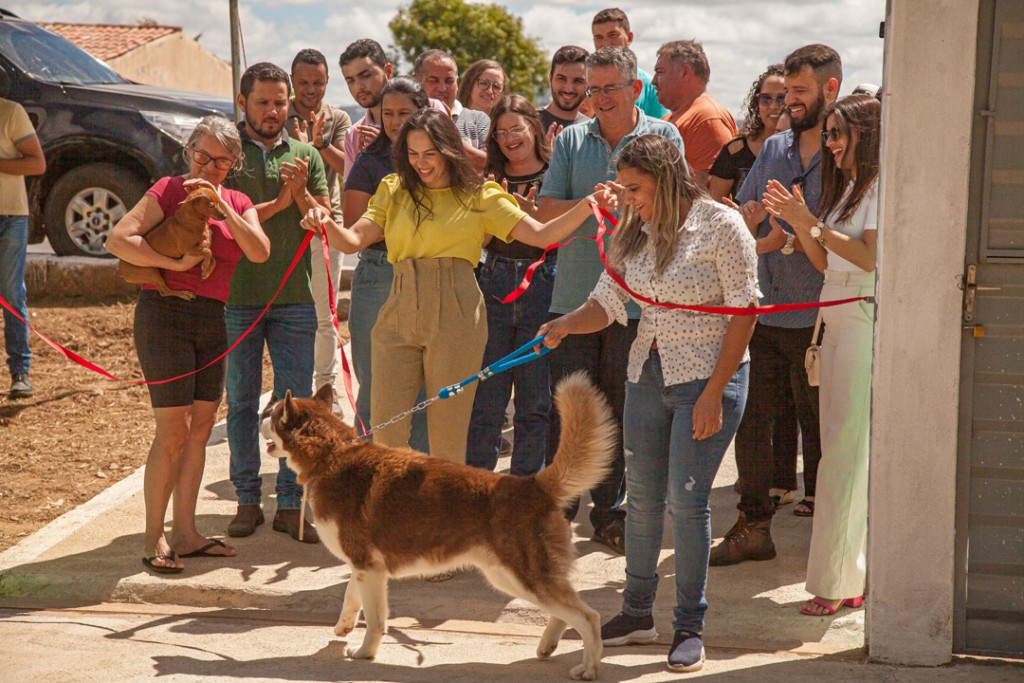 Inauguração da primeira clínica veterinária do município